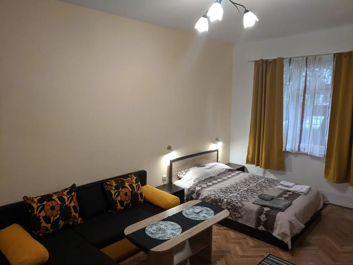 Convenient New Apartment Near Metro Station By Flat Mаnager صوفيا 0*,